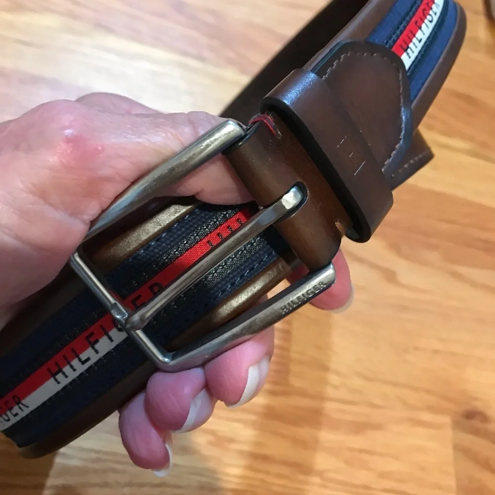 🇺🇸 TOMMY HILFIGER Logo Belt